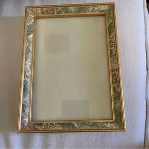 Vintage gold floral inlay Picture frame 5 x 7